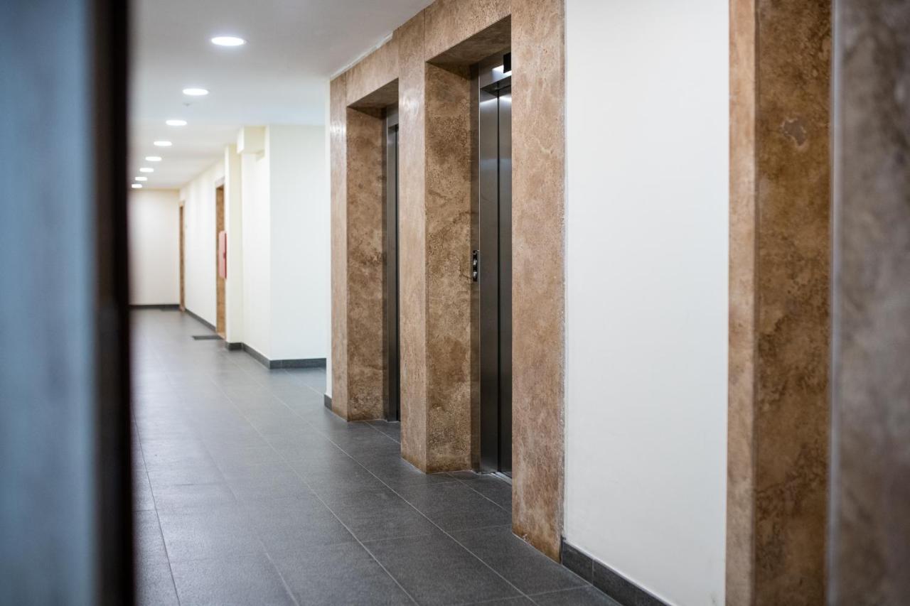 Appartamento Sky Academic Varna Esterno foto